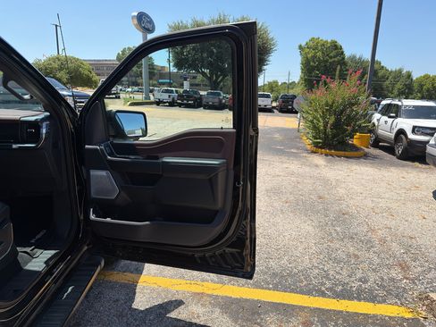 Used 2023 Ford F150 Lariat w/ Equipment Group 502A High AWD/4WD image 31