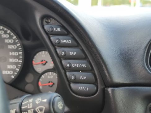 Used 2004 Chevrolet Corvette Coupe w/ Roof Package image 18