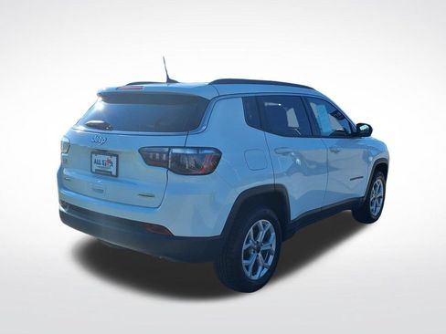 Used 2025 Jeep Compass Latitude AWD/4WD image 9