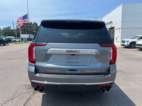 Used 2021 GMC Yukon Denali w/ Advanced Technology Package AWD/4WD image 6
