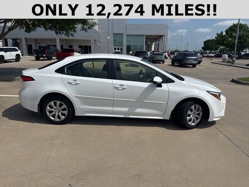 Used 2024 Toyota Corolla LE image 2