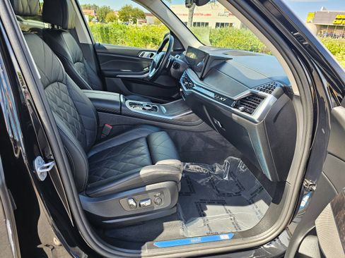 Used 2025 BMW X7 xDrive40i w/ Premium Package AWD/4WD image 46