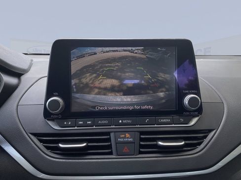 Used 2025 Nissan Altima 2.5 S FWD image 23