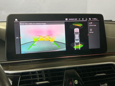 Used 2021 BMW 530i xDrive w/ M Sport Package image 14