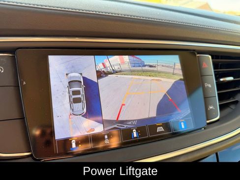 Used 2023 Buick Enclave Avenir image 20