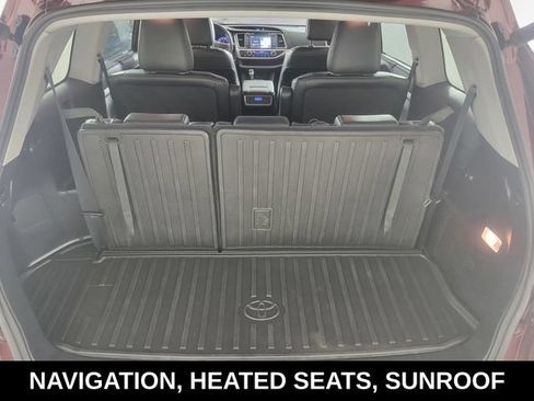 Used 2019 Toyota Highlander XLE AWD/4WD image 16