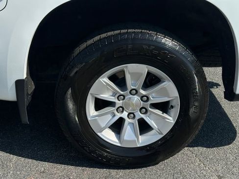 Used 2021 Chevrolet Silverado 1500 LT image 11