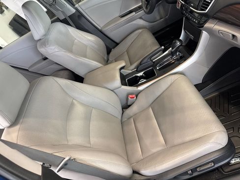 Used 2017 Honda Accord EX-L image 22