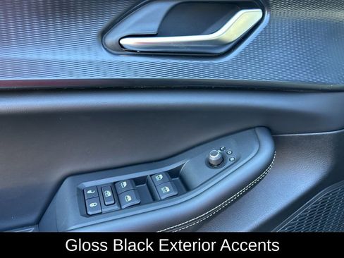 New 2025 Jeep Grand Cherokee Altitude image 17