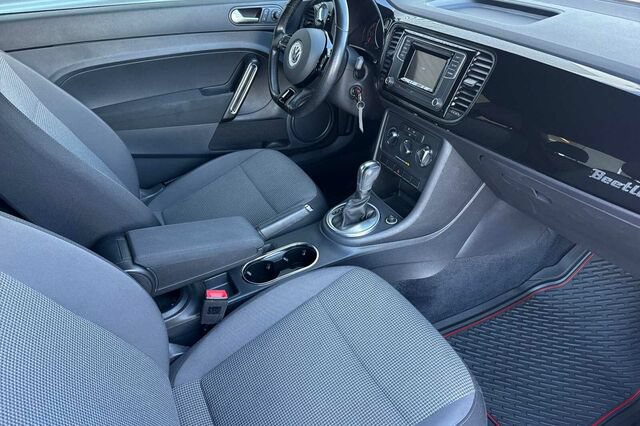 Used 2019 Volkswagen Beetle 2.0T S FWD image 15