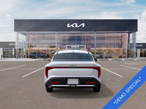 New 2025 Kia K4 LX image 5