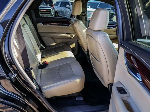 Used 2018 Cadillac XT5 Luxury w/ Driver Awareness Package image 18