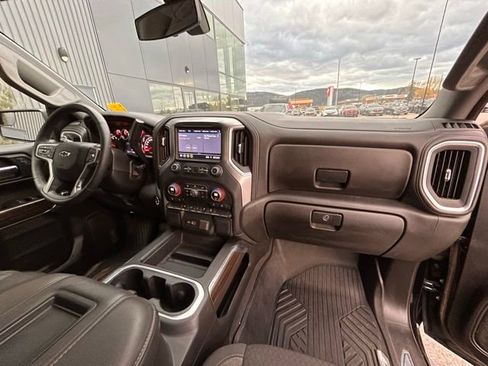 Used 2022 Chevrolet Silverado 1500 LT Trail Boss image 27