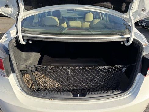 Used 2013 Hyundai Elantra Limited image 9