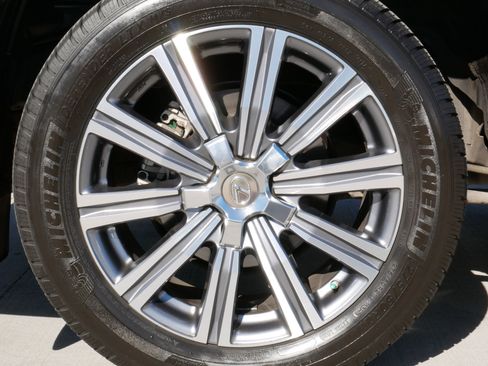 Used 2017 Lexus LX 570 570 image 21