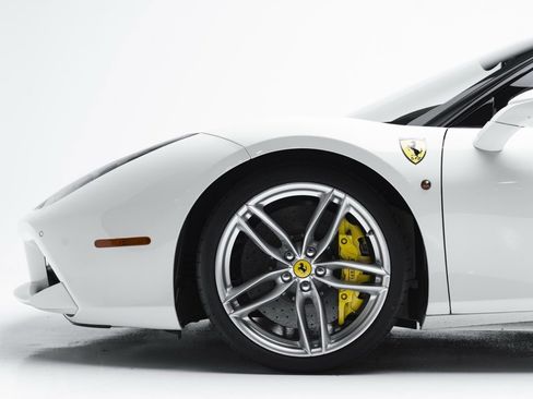 Used 2016 Ferrari 488 GTB Base image 65