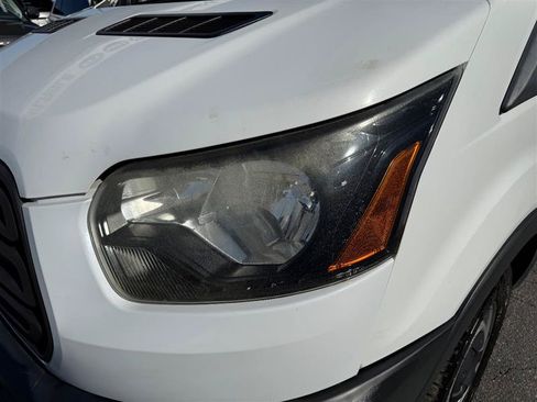 Used 2018 Ford Transit 250 148 Medium Roof RWD image 9