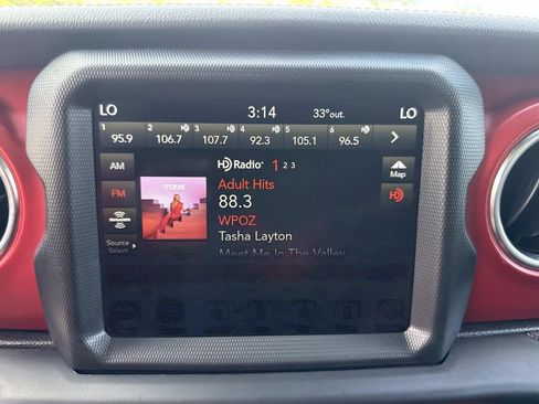 Used 2022 Jeep Wrangler Unlimited Rubicon w/ LED Lighting Group image 31