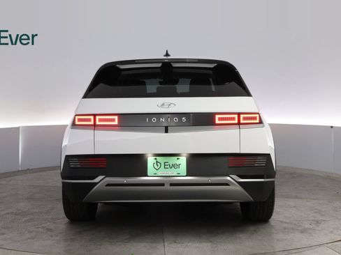 Used 2024 Hyundai Ioniq 5 SEL RWD image 15