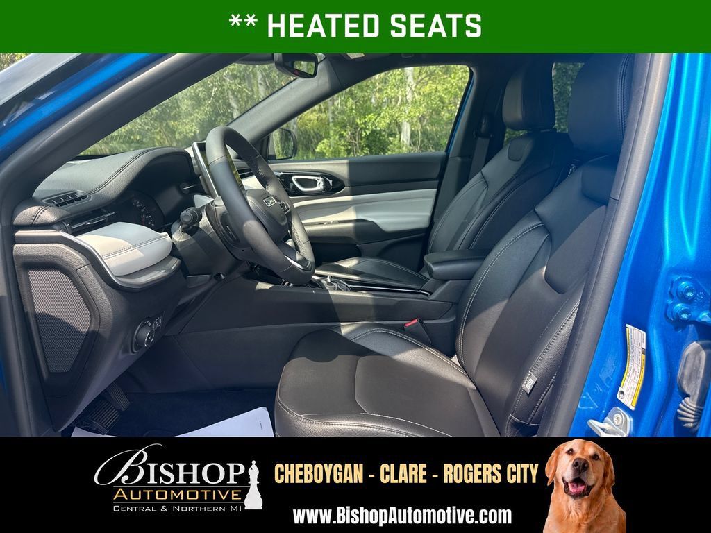 Used 2025 Jeep Compass Limited AWD/4WD image 5