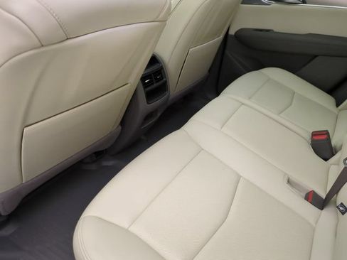 Certified 2024 Cadillac XT5 Premium Luxury w/ LPO, Floor Liner Package AWD/4WD image 23