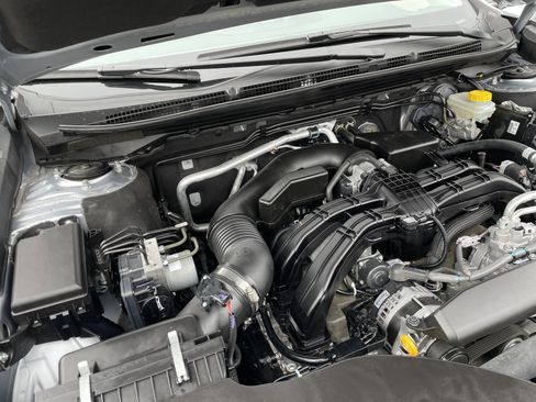 Used 2025 Subaru Outback Premium image 43