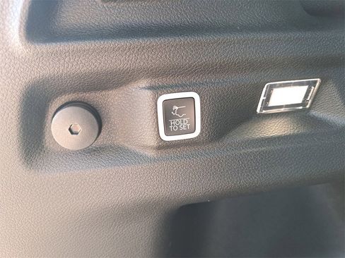 New 2025 Jeep Grand Cherokee L Altitude image 14