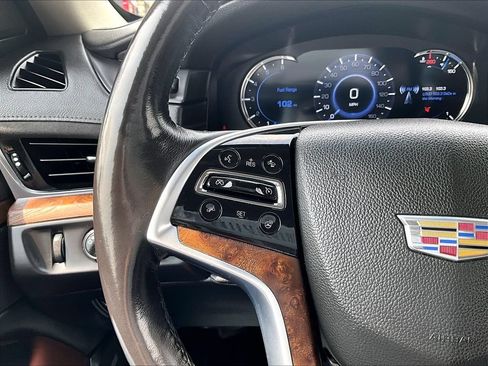 Used 2018 Cadillac Escalade Premium Luxury AWD/4WD image 19