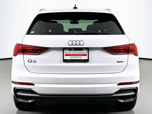 Used 2025 Audi Q3 2.0T Premium w/ Convenience Package image 3