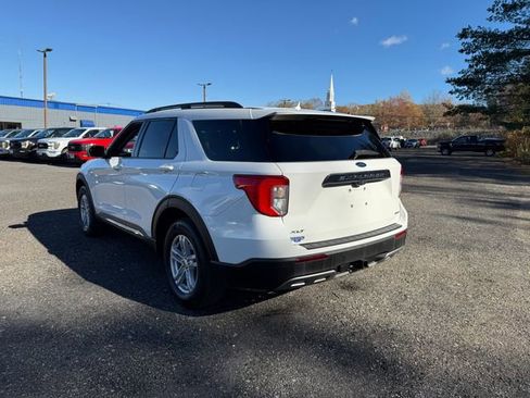 Certified 2022 Ford Explorer XLT w/ Equipment Group 202A AWD/4WD image 24