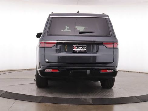 Used 2024 Jeep Wagoneer L Series II w/ Flexible Seating Group AWD/4WD image 11