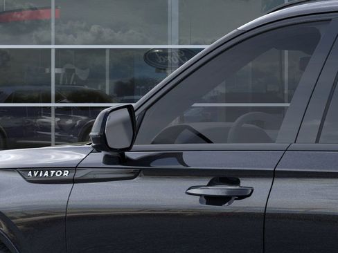 New 2026 Lincoln Aviator AWD w/ Jet Appearance Package image 42