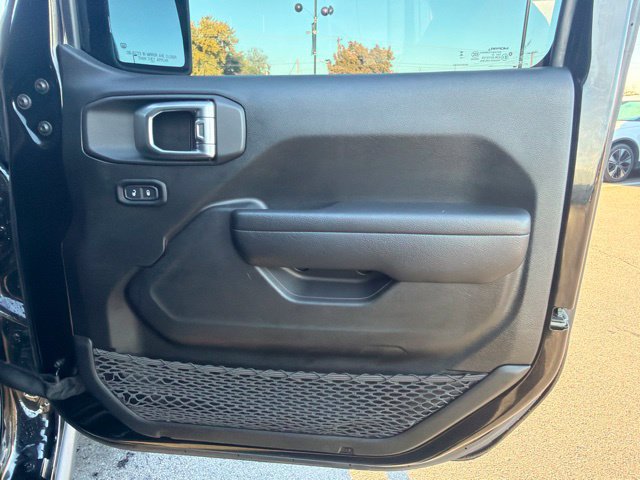 Used 2023 Jeep Wrangler Unlimited w/ Cold Weather Group AWD/4WD image 9