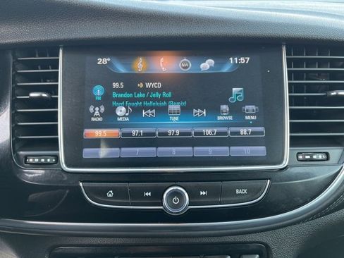 Used 2018 Buick Encore Premium image 27