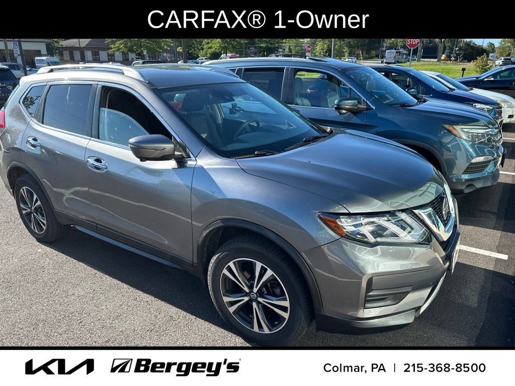 Used 2019 Nissan Rogue SV w/ Premium Package AWD/4WD image 3