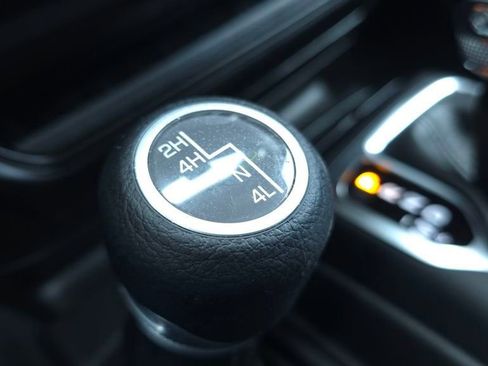 Used 2022 Jeep Wrangler Unlimited Sport image 36