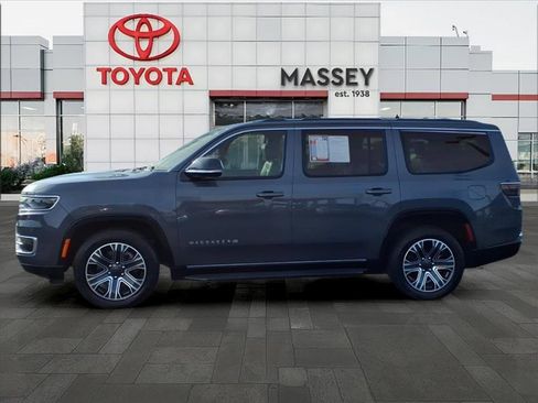 Used 2024 Jeep Wagoneer Series II w/ Flexible Seating Group image 28