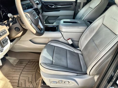 Used 2021 GMC Yukon Denali w/ Denali Ultimate Package image 24