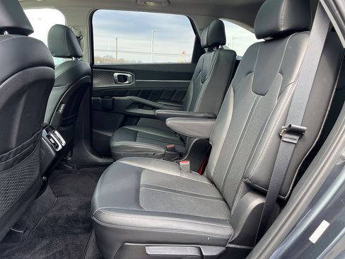 Used 2022 Kia Sorento SX image 29
