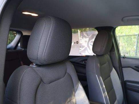Used 2024 Chevrolet TrailBlazer LT w/ Convenience Package AWD/4WD image 43