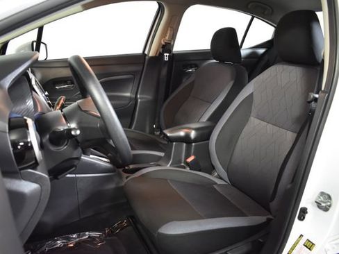 Used 2025 Nissan Versa SV w/ Trunk Package FWD image 9
