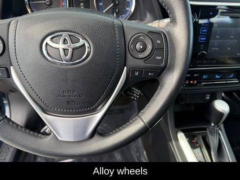 Used 2017 Toyota Corolla SE w/ SE Premium Package image 11