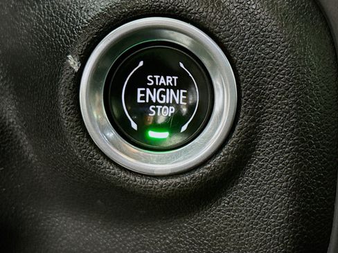 Used 2020 Chevrolet Silverado 1500 LT image 20