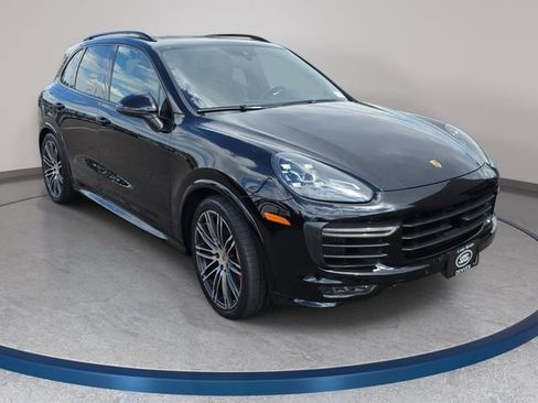 Used 2018 Porsche Cayenne GTS AWD/4WD image 4