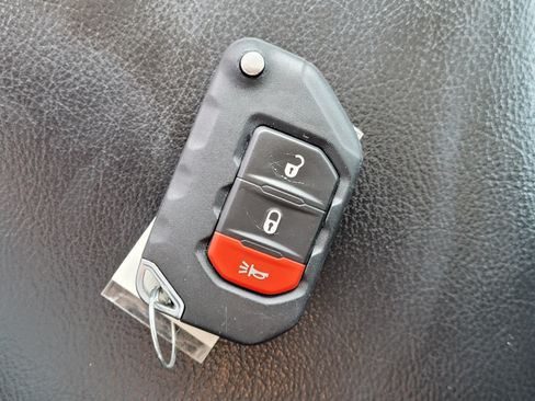 Used 2019 Jeep Wrangler Sport AWD/4WD image 11
