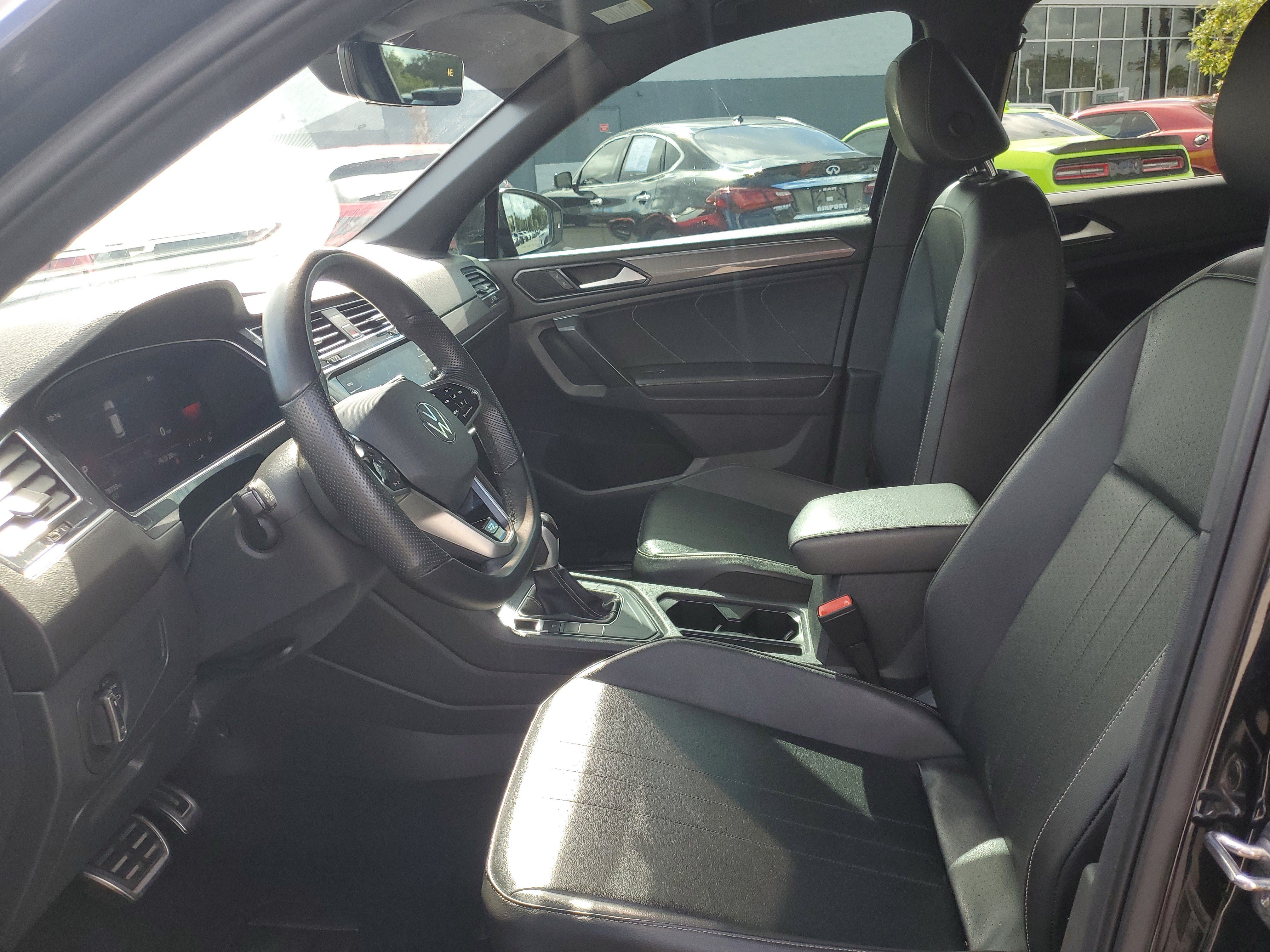 Used 2022 Volkswagen Tiguan SE R-Line FWD image 14