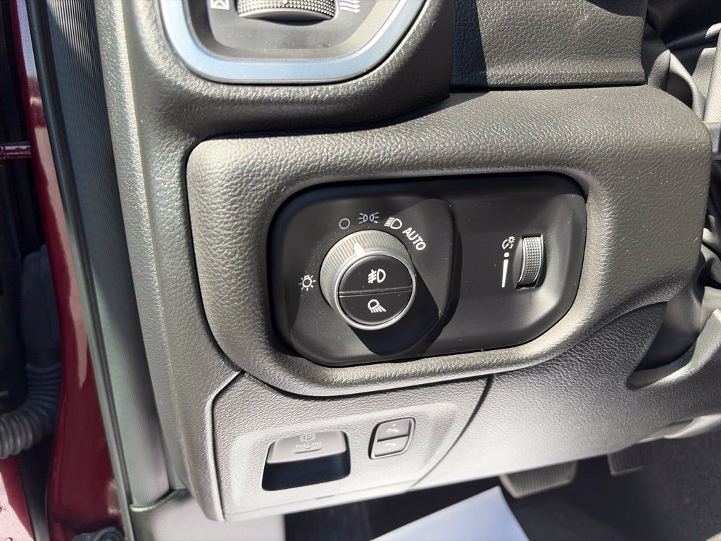 Used 2025 RAM 1500 Big Horn AWD/4WD image 15