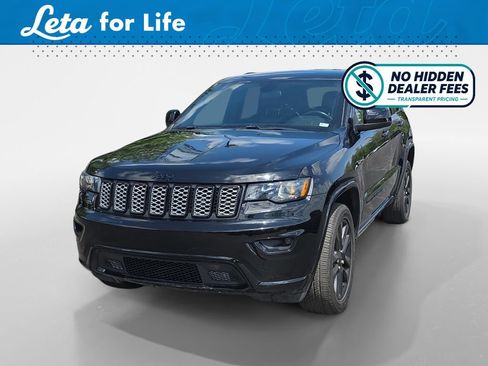 Used 2021 Jeep Grand Cherokee Laredo X AWD/4WD image 1