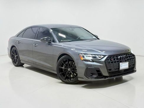 Used 2023 Audi S8 AWD/4WD image 4