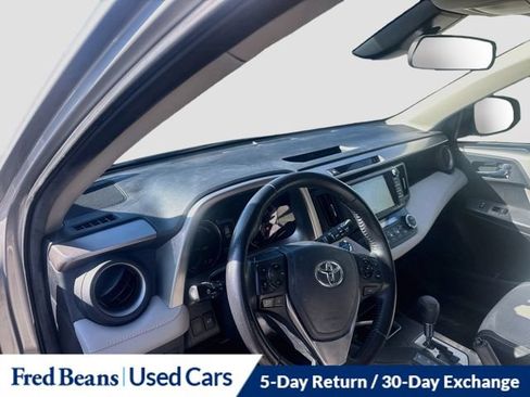 Used 2016 Toyota RAV4 XLE w/ Convenience Package AWD/4WD image 14